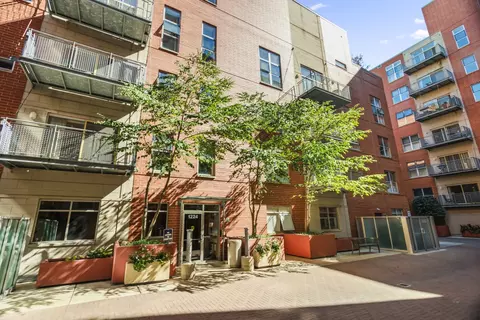 1224 Chicago Ave #201, Evanston, IL 60202