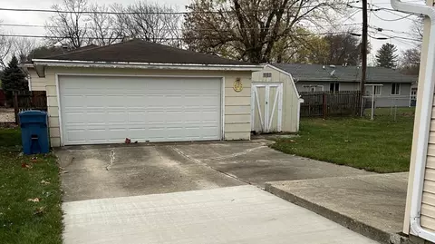 323 Robinson Dr, Morris, IL 60450 photo 4