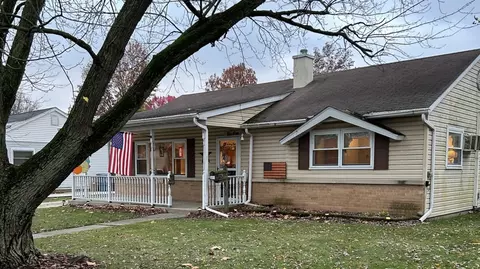 323 Robinson Dr, Morris, IL 60450