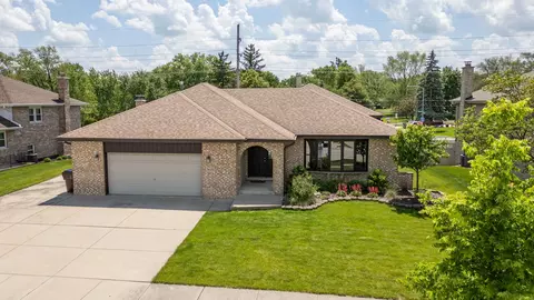 7625 Prestwick Dr, Tinley Park, IL 60477
