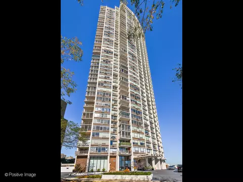 940 W Glenlake Ave #30B, Chicago, IL 60660