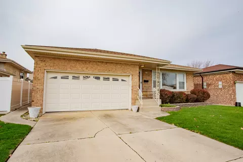4708 N Potawatomie Ave, Chicago, IL 60656
