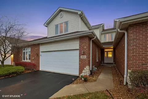 10658 Canterbury Dr, Mokena, IL 60448
