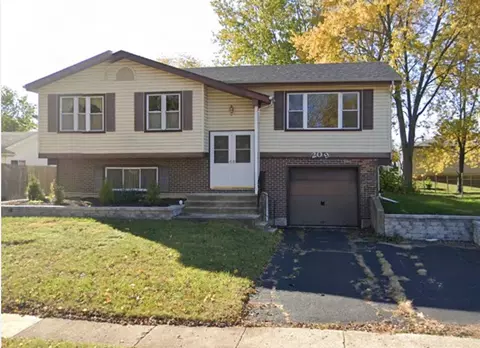 209 Lexington Dr, Bolingbrook, IL 60440