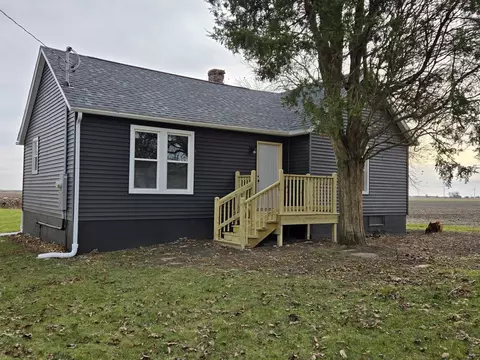 306 S Main Rd, Clarence, IL 60960