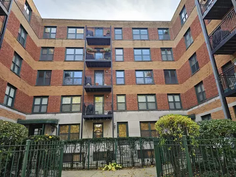 2555 W Catalpa Ave #1C, Chicago, IL 60625