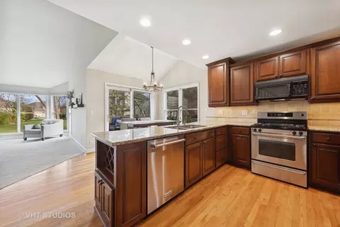 Kitchen - 2244 Brookside Ct, Aurora, IL 60502 photo 2 of 3