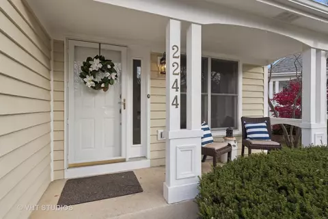 Exterior - 2244 Brookside Ct, Aurora, IL 60502 photo 2 of 4