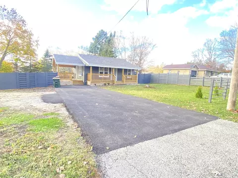 43206 N Lake Ave, Antioch, IL 60002