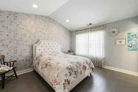 314 Laurel Ave, Des Plaines, IL 60016 photo 17
