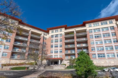 100 Prairie Park Dr #205, Wheeling, IL 60090