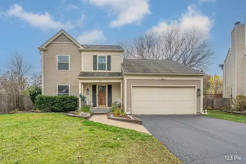 3107 Gresham Ln, Aurora, IL 60504