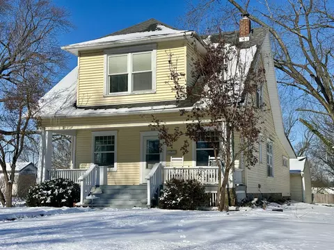 616 W Marion St, Monticello, IL 61856