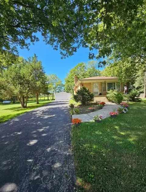 30516 S State Line Rd, Beecher, IL 60401 photo 1