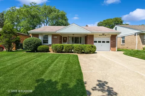 1106 W Central Rd, Mount Prospect, IL 60056