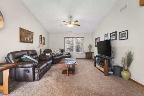 10135 Monarch Rd #1, Roscoe, IL 61073 photo 4