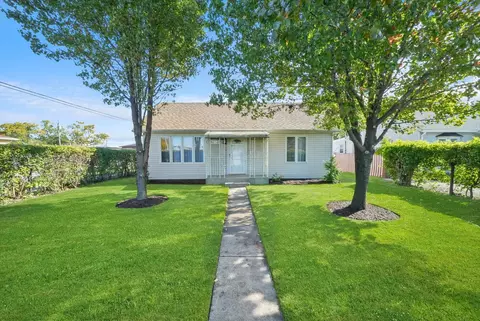 7801 Linder Ave, Burbank, IL 60459