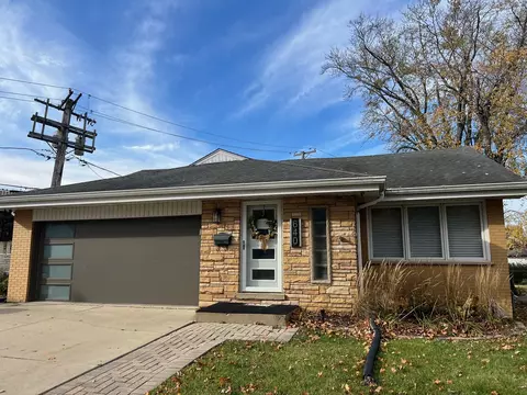 640 N Kaspar Ave, Arlington Heights, IL 60004
