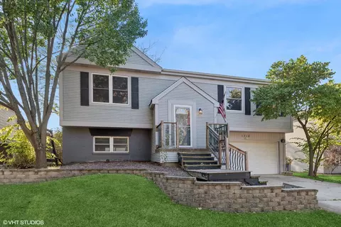 1216 Pinetree Ln, Bartlett, IL 60103