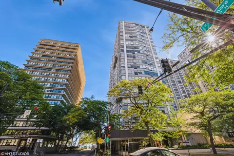 5757 N Sheridan Rd #17J, Chicago, IL 60660