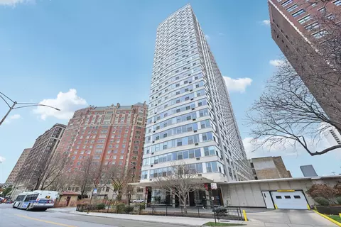 3900 N Lake Shore Dr #5J, Chicago, IL 60613
