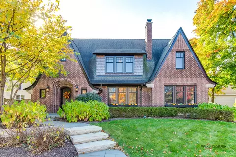 229 E Center Ave, Lake Bluff, IL 60044