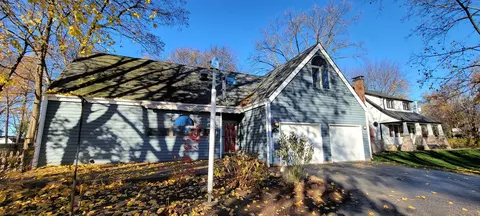 1115 S 6th St, Saint Charles, IL 60174