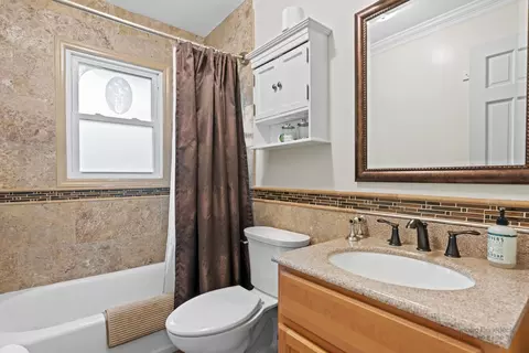 218 N Kent Rd, Mchenry, IL 60051 photo 14