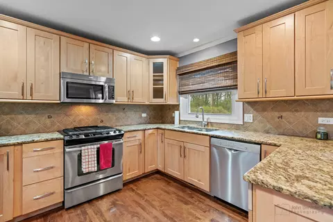 218 N Kent Rd, Mchenry, IL 60051 photo 12