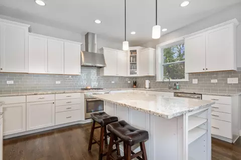 Kitchen - 412 E Berteau Ave, Elmhurst, IL 60126 photo 1 of 4