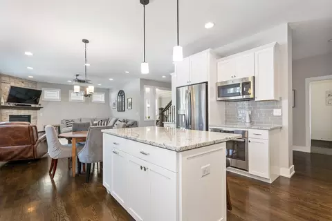 Kitchen - 412 E Berteau Ave, Elmhurst, IL 60126 photo 4 of 4