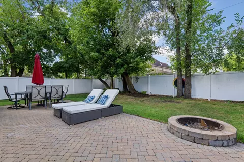 Exterior - 412 E Berteau Ave, Elmhurst, IL 60126 photo 4 of 4
