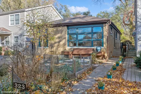 323 Darrow Ave, Evanston, IL 60202