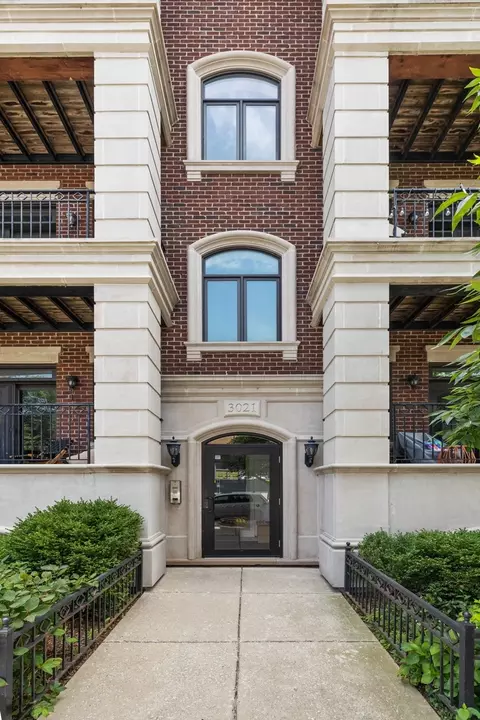 3021 N Southport Ave #3B, Chicago, IL 60657