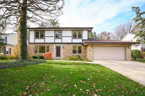 84 Stephanie Ln, Glen Ellyn, IL 60137