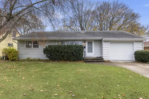 3239 Dartmouth Dr, Rockford, IL 61108