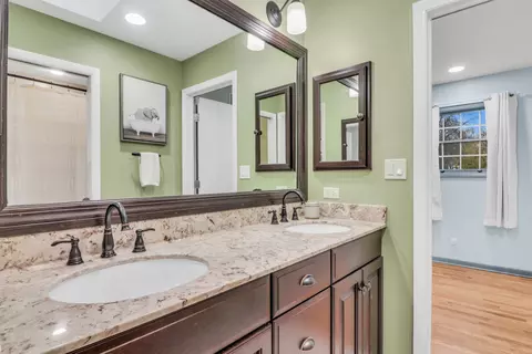 Bath - 449 High Rd, Cary, IL 60013 photo 3 of 4