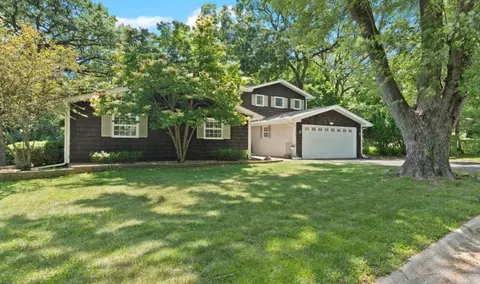 449 High Rd, Cary, IL 60013