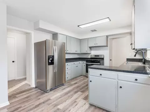 Kitchen - 570 Algona Ave, Elgin, IL 60120 photo 1 of 5