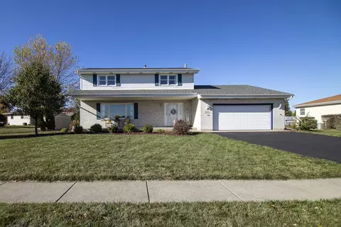 725 Lake Rd, New Lenox, IL 60451
