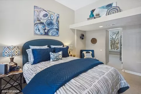 Bedroom - 127 W Maple St #2, Chicago, IL 60610 photo 2 of 2