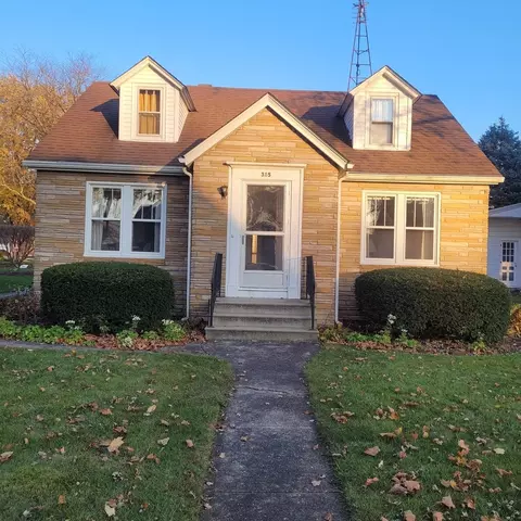 385 Oak St, Hampshire, IL 60140