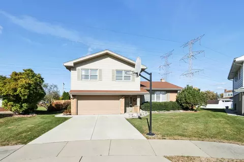 150 W Kathleen Dr, Des Plaines, IL 60016