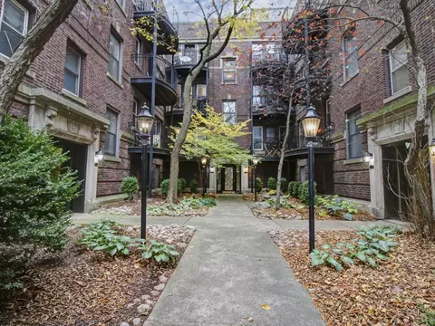3642 N Pine Grove Ave #2K, Chicago, IL 60613