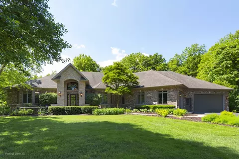 7136 Regal Oak Ct, Yorkville, IL 60560