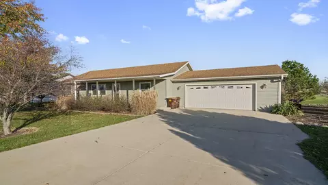 6749 N Friday Rd, Byron, IL 61010