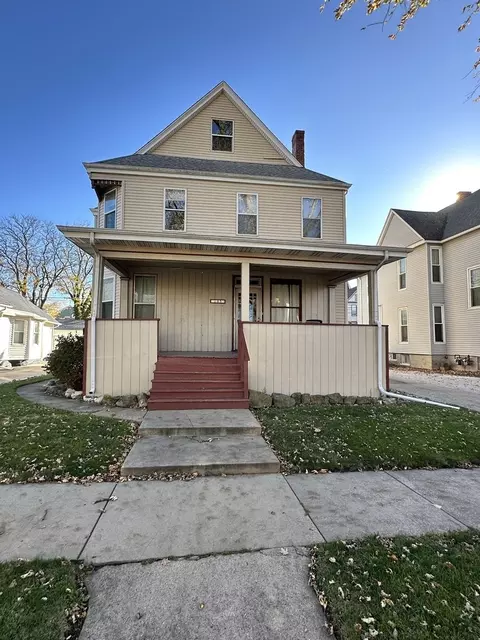 805 E Front St, Bloomington, IL 61701