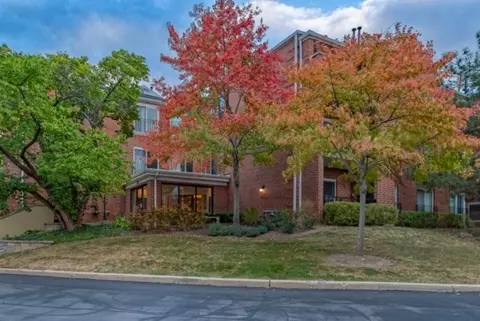 815 Leicester Rd #206A, Elk Grove Village, IL 60007