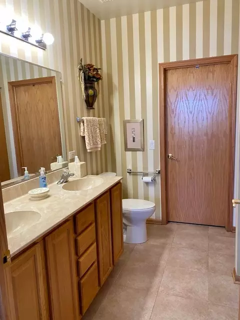 Undisclosed, Lockport, IL 60441 photo 21