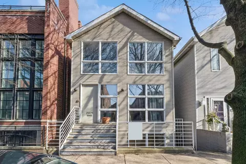 2325 N Greenview Ave, Chicago, IL 60614
